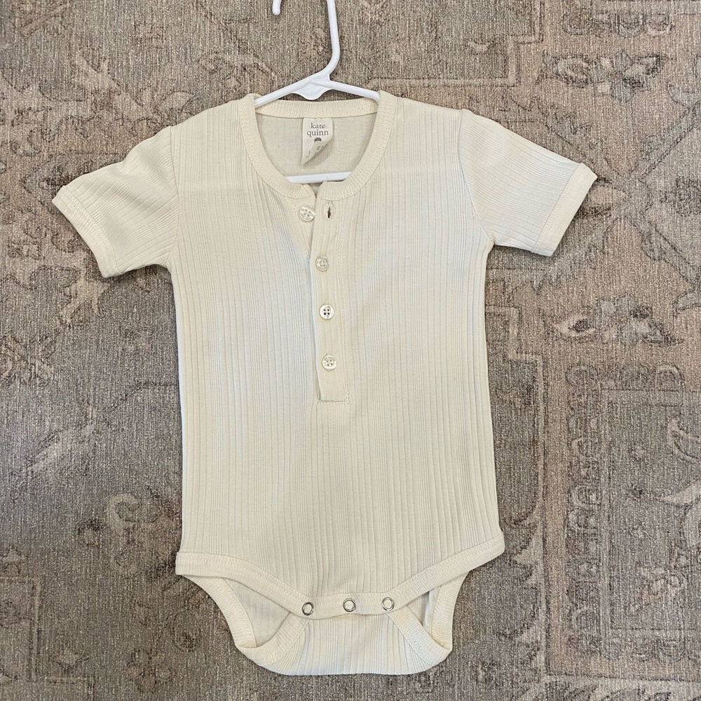 Kate quinn oatmeal onesie size 12-18 months